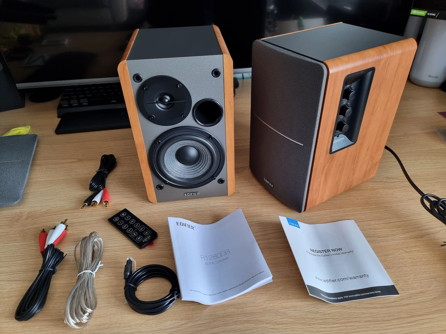 R1280DBs bookshelf speakers - Edifier USA